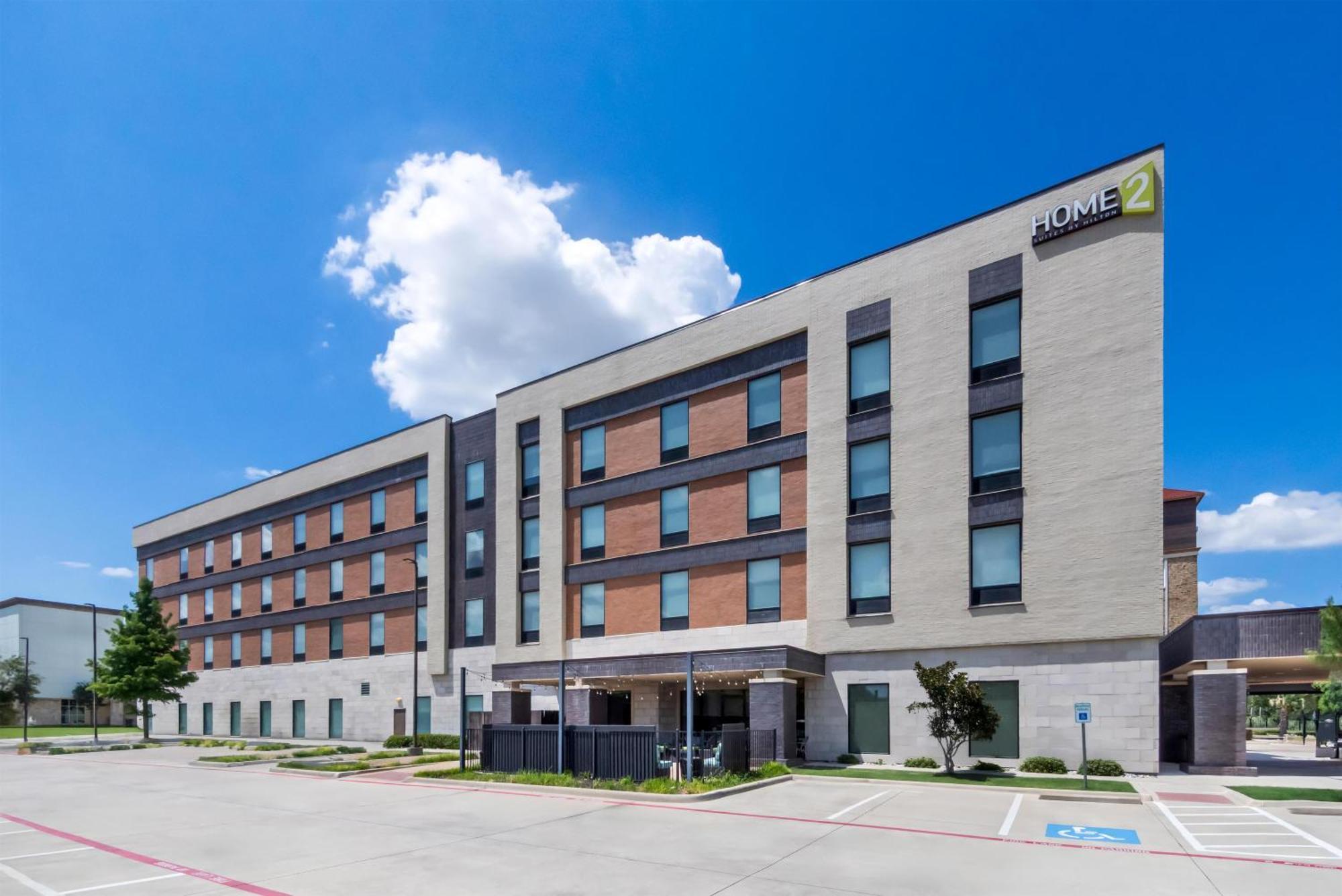 Where to Stay Near Arlington Highlands: 4 Family Hotels Ranked