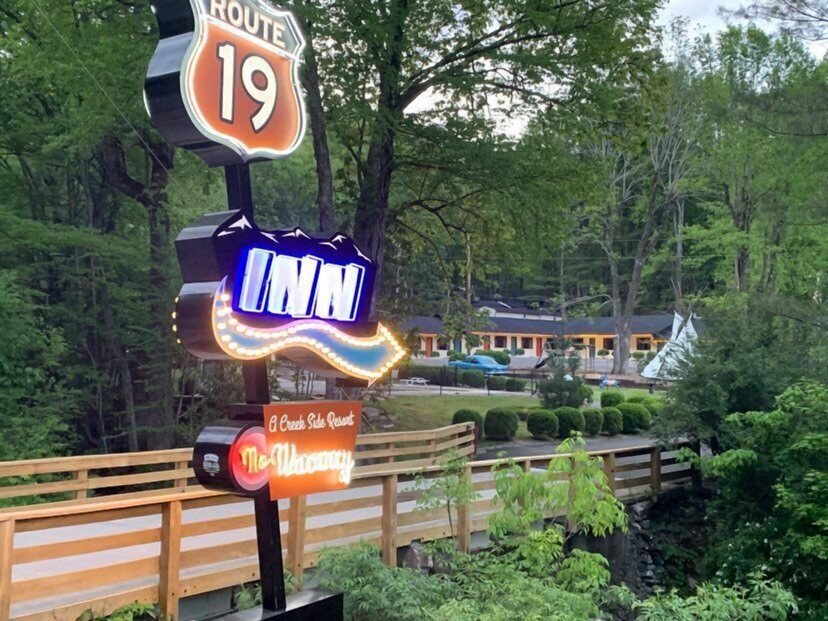 4 Budget Hotels Near Mini-Aplois Grand Prix Worth Booking