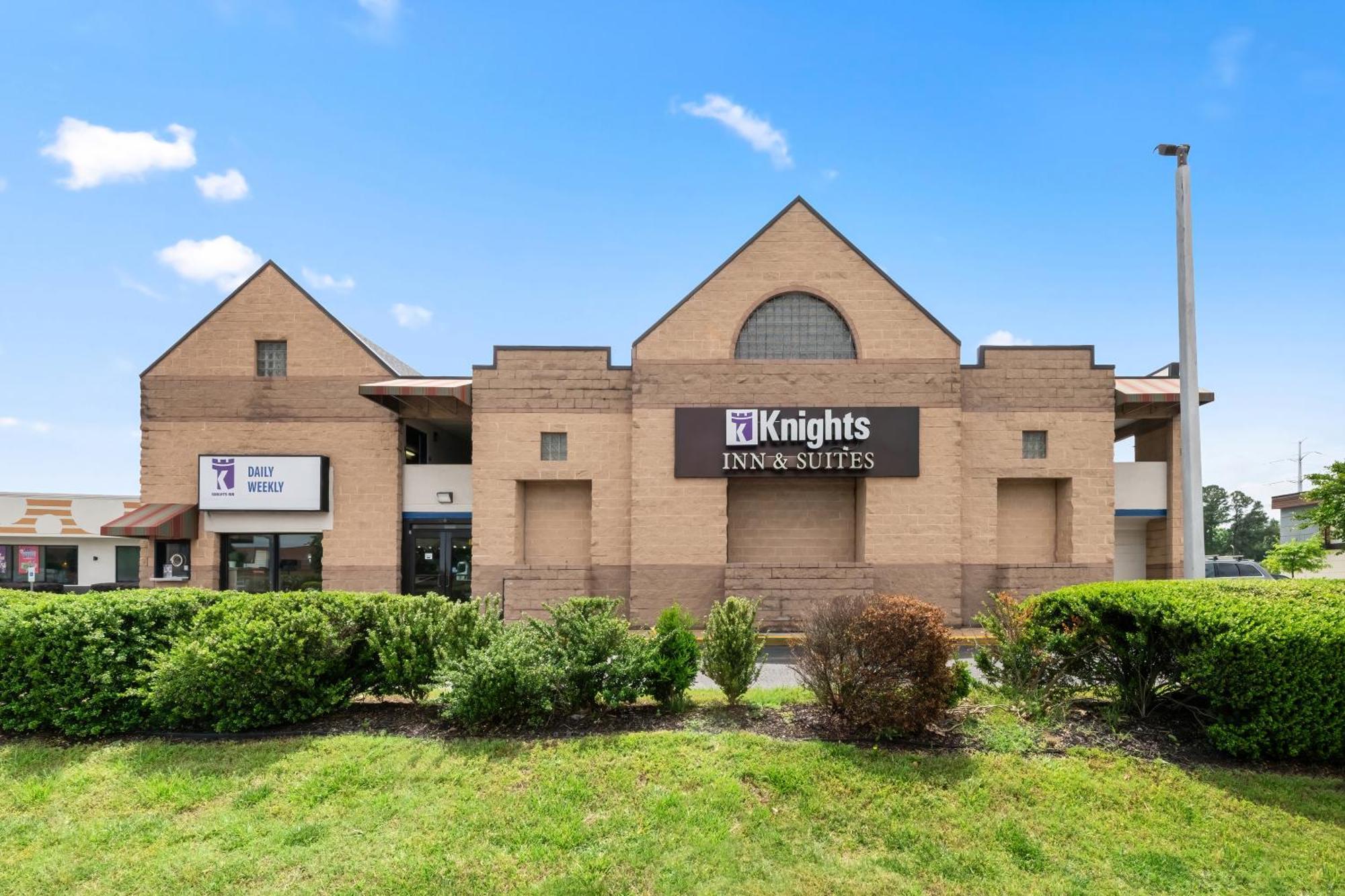 Staying Near Lynnhaven House: 5 Budget Hotels Compared
