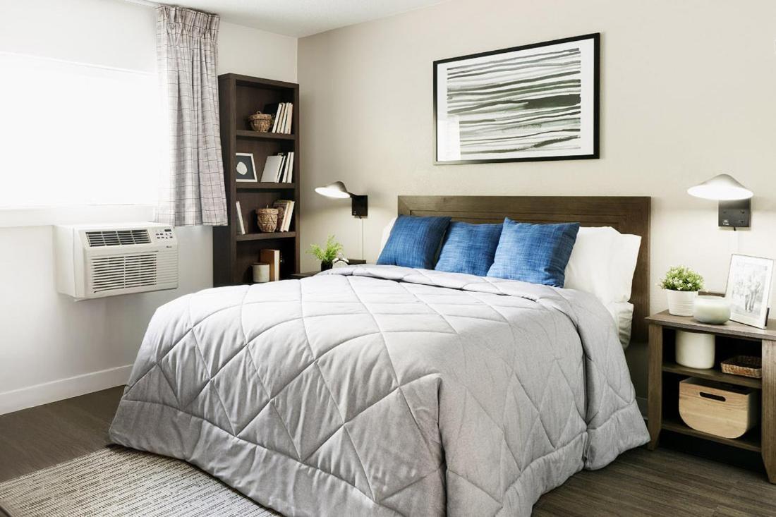5 Airport Hotels Near Rivergate Mall Worth Booking