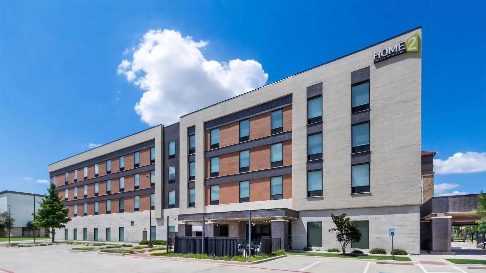 Where to Stay Near Arlington Highlands: 4 Family Hotels Ranked