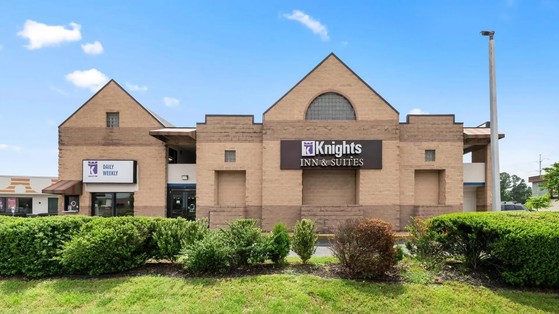 Staying Near Lynnhaven House: 5 Budget Hotels Compared